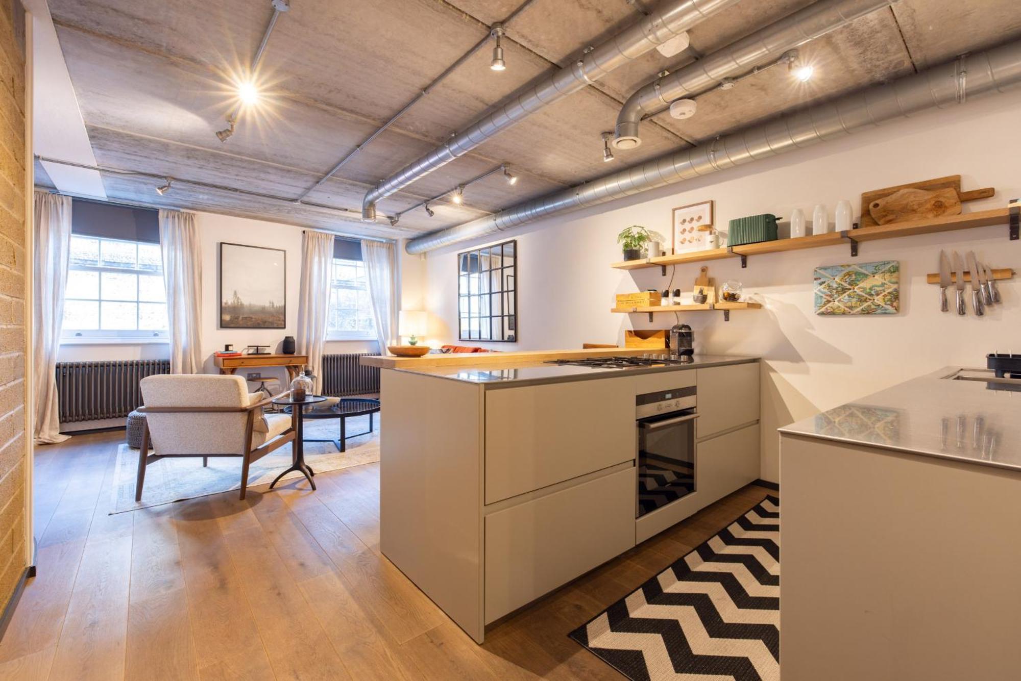 South Bank Loft - Industrial-chic Near Tate Modern, Borough Market, River Thames Apartment *