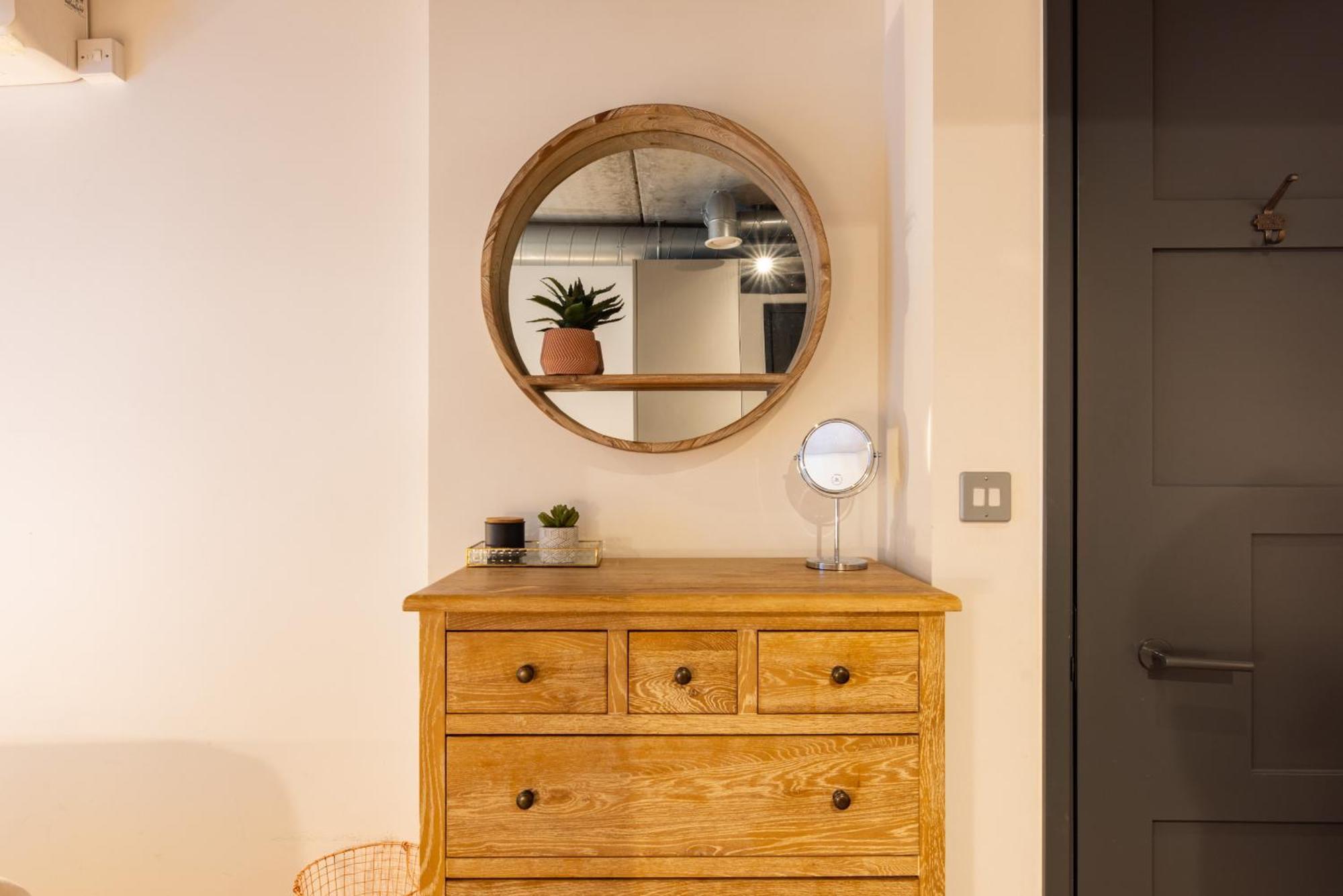 South Bank Loft - Industrial-chic Near Tate Modern, Borough Market, River Thames Apartment *