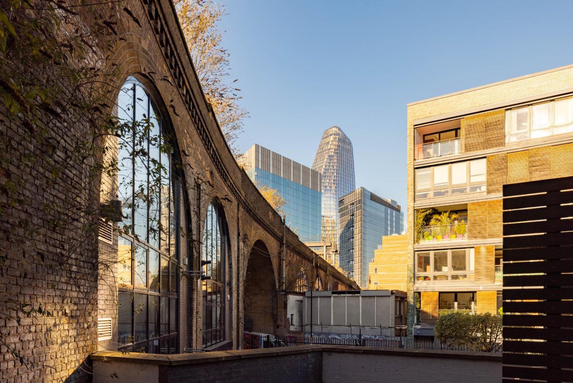 South Bank Loft - Industrial-chic Near Tate Modern, Borough Market, River Thames Apartment London