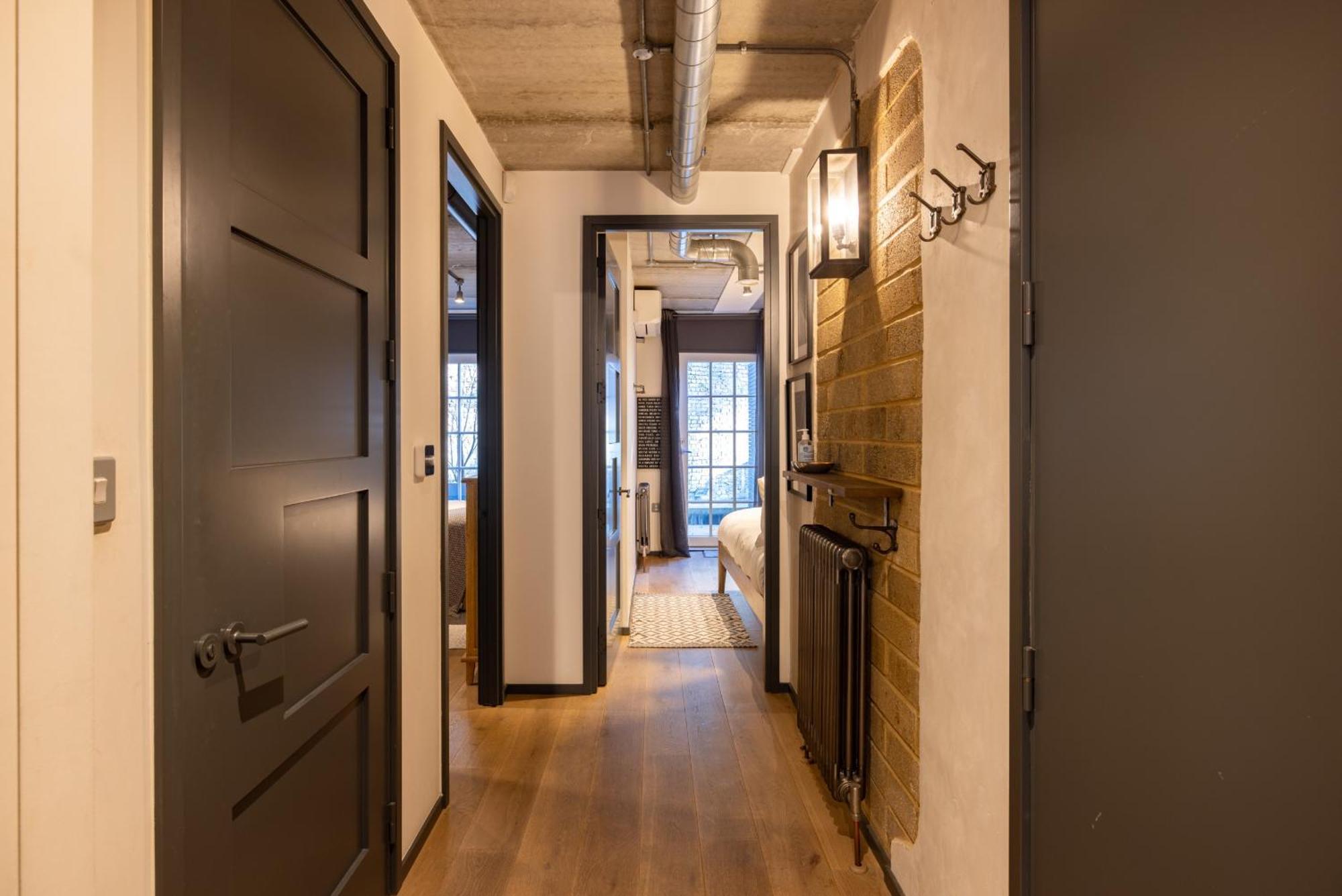 South Bank Loft - Industrial-chic Near Tate Modern, Borough Market, River Thames Apartment